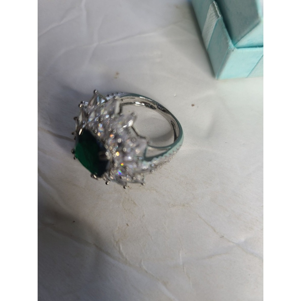 Elegant Simulated Emerald & Crystal Halo Ring Size 7.5 Silvertone - Picture 10 of 15